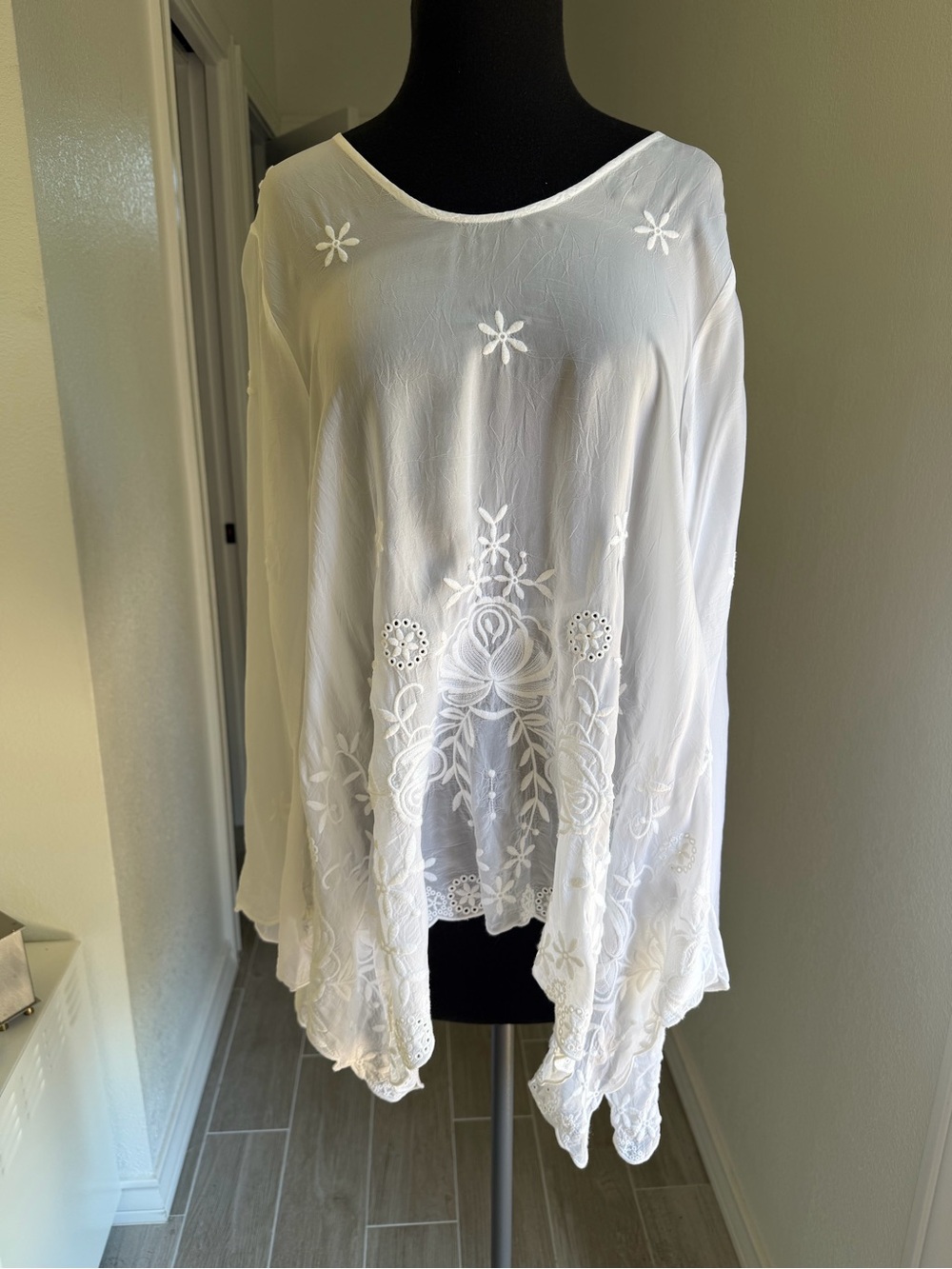 Johnny Was White Small Embroidered Sheer Boho Tunic